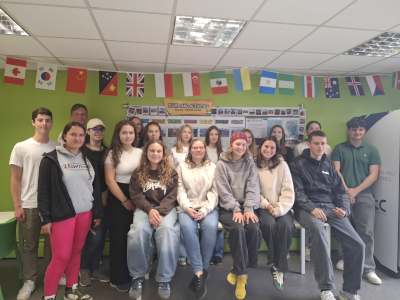 Schüler und Lehrkräfte der HLS in Dublin