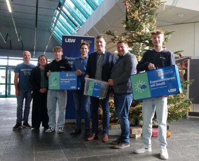 Überreichung der Experimentiersets